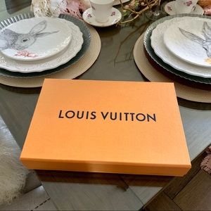 Louis Vuitton Shawl Box!🛍.